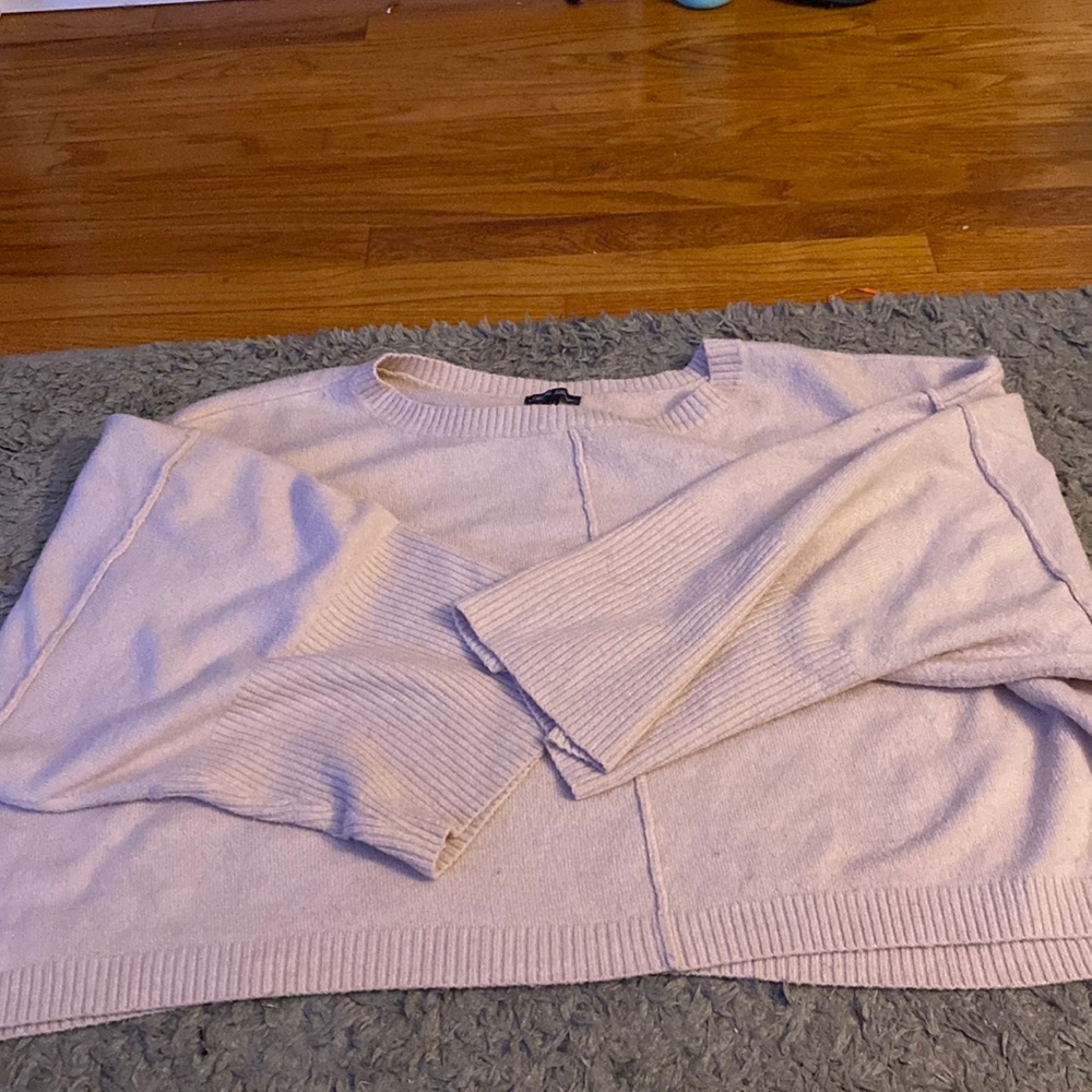 Half sleeve sweater